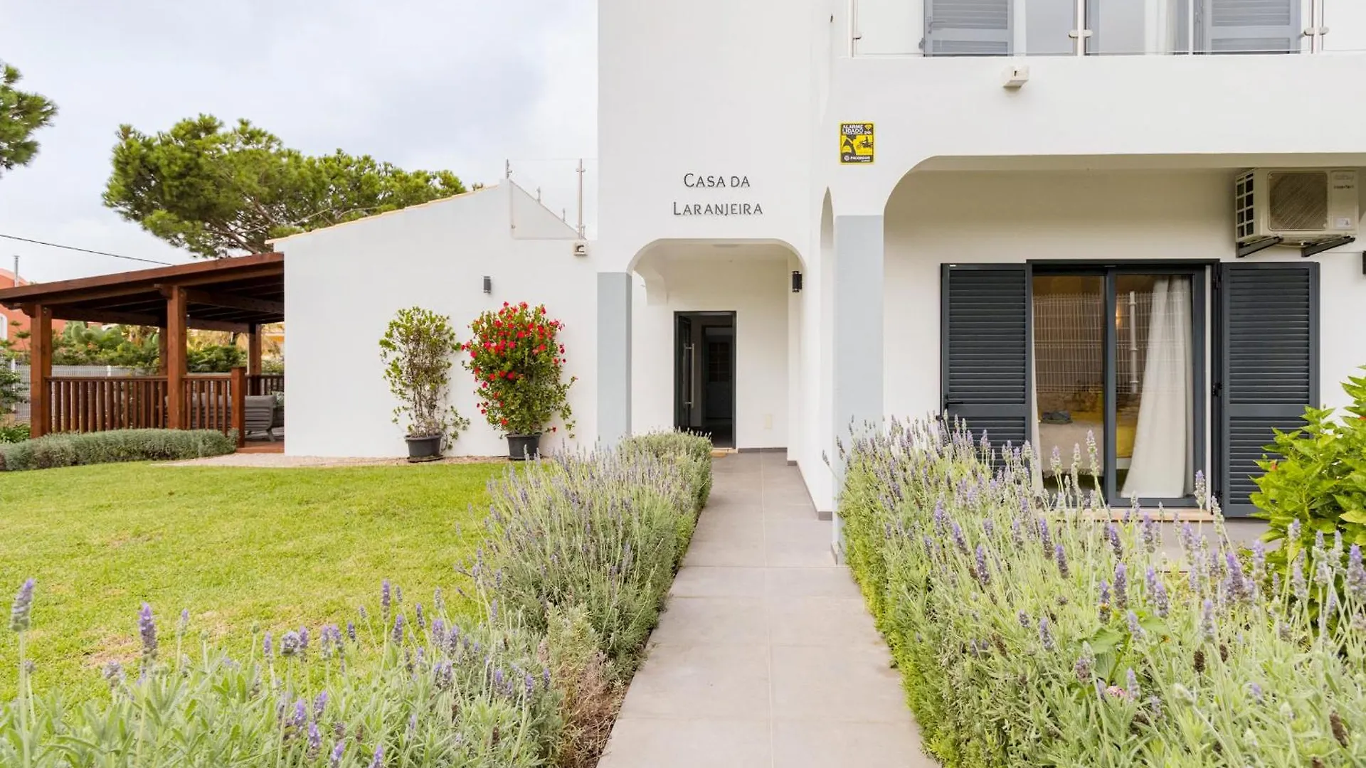 Villa Oasis 4-Bedroom Retreat With Pool In Vilamoura Quarteira Portugal