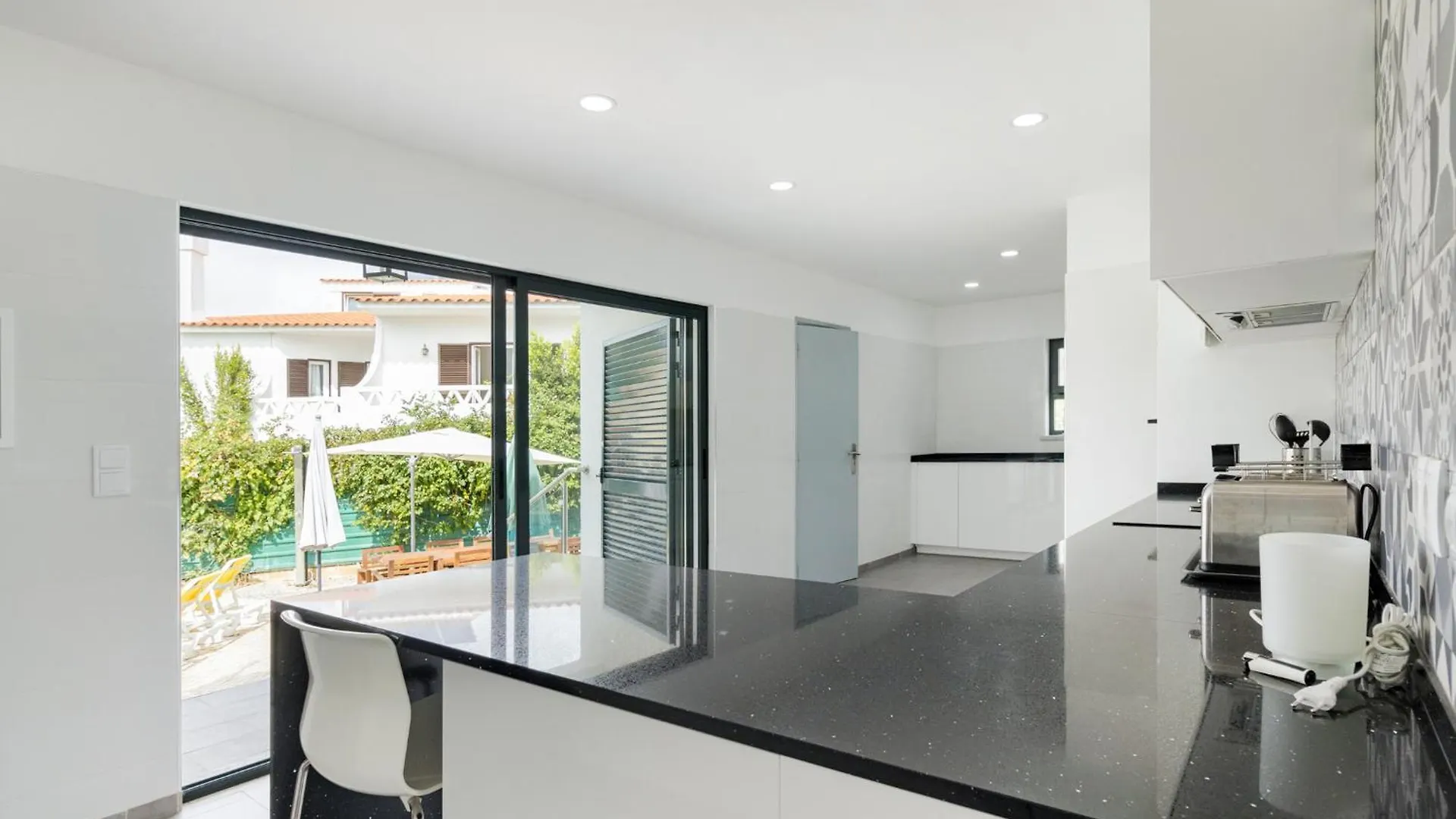 Villa Oasis 4-Bedroom Retreat With Pool In Vilamoura Quarteira 0*,