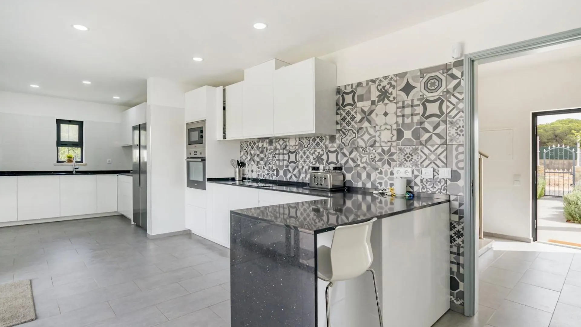 Villa Oasis 4-Bedroom Retreat With Pool In Vilamoura Quarteira Portugal