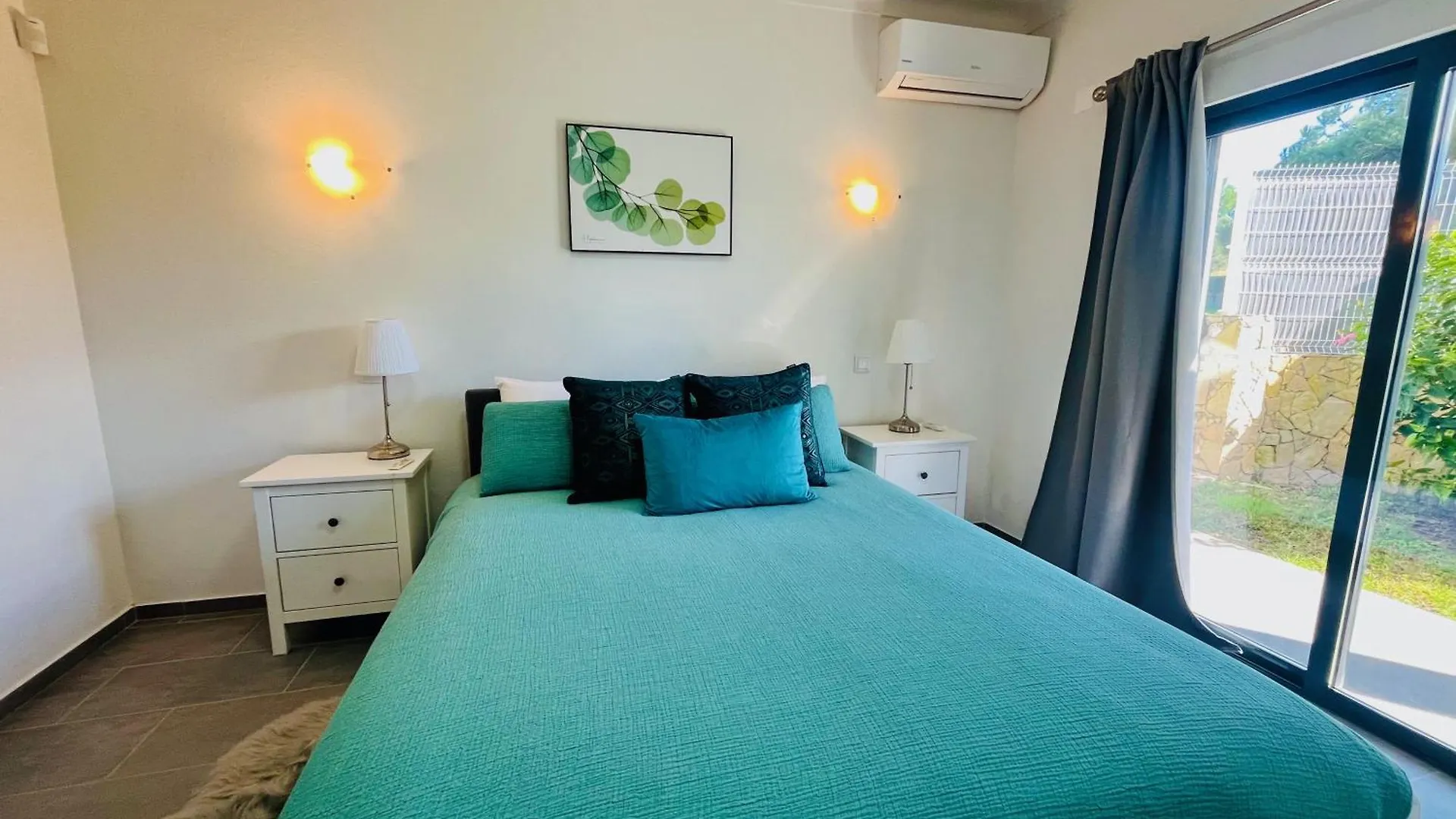 Villa Oasis 4-Bedroom Retreat With Pool In Vilamoura Quarteira