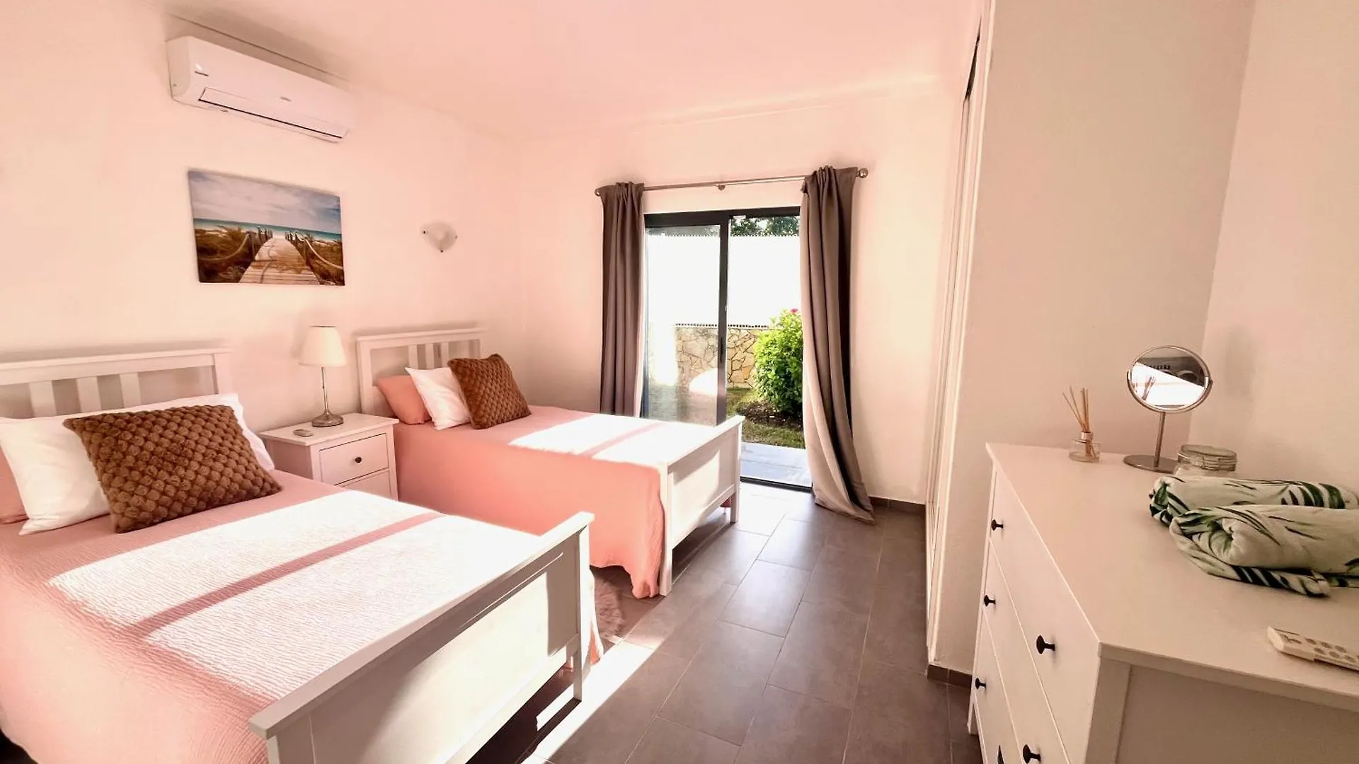 Villa Oasis 4-Bedroom Retreat With Pool In Vilamoura Quarteira 0*,