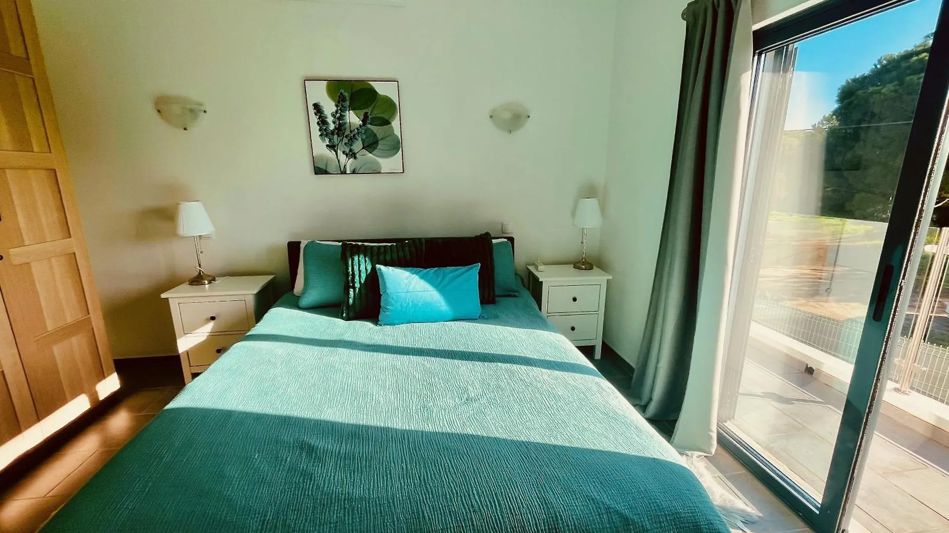 Villa Oasis 4-Bedroom Retreat With Pool In Vilamoura Quarteira