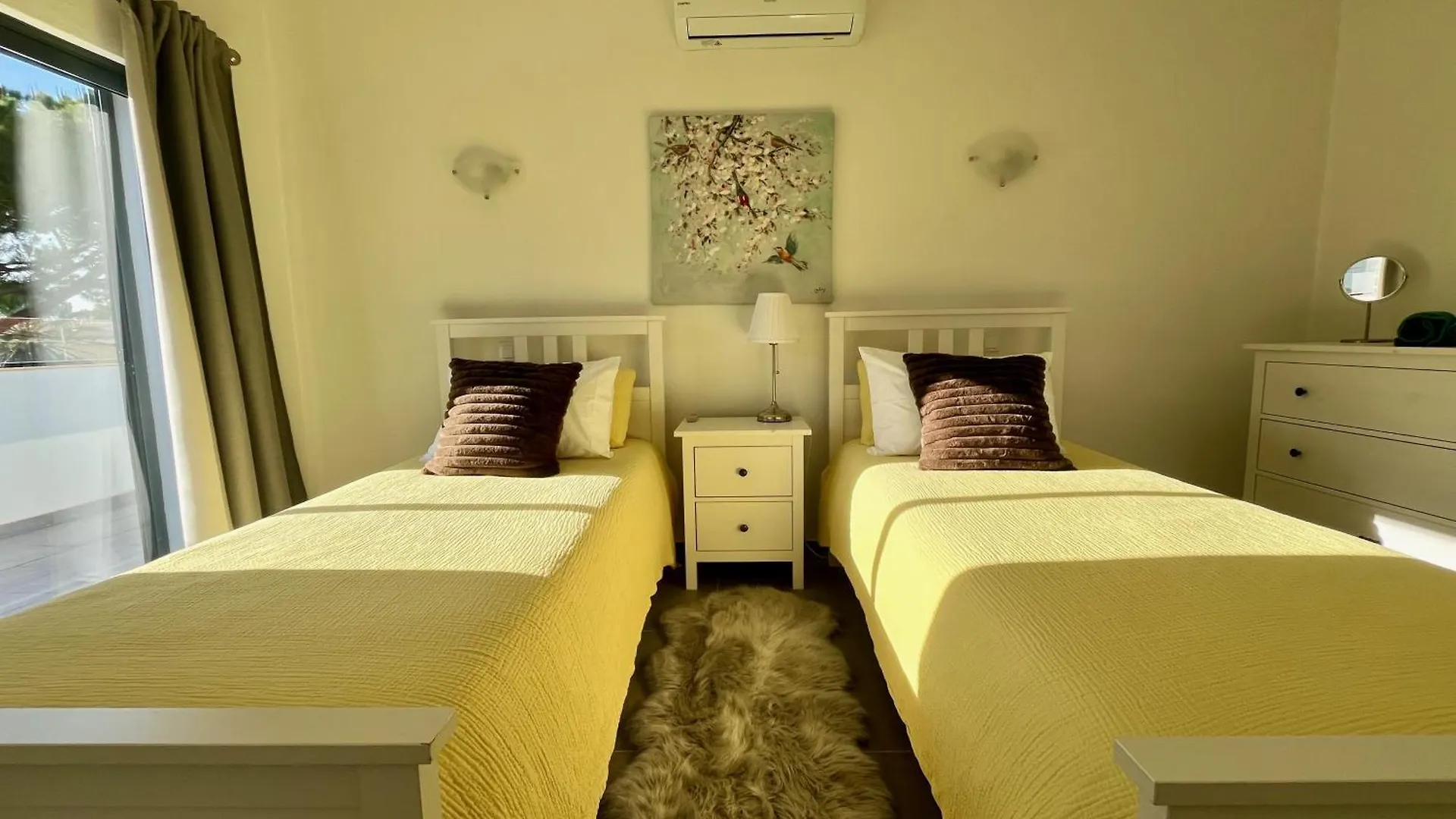 Villa Oasis 4-Bedroom Retreat With Pool In Vilamoura Quarteira